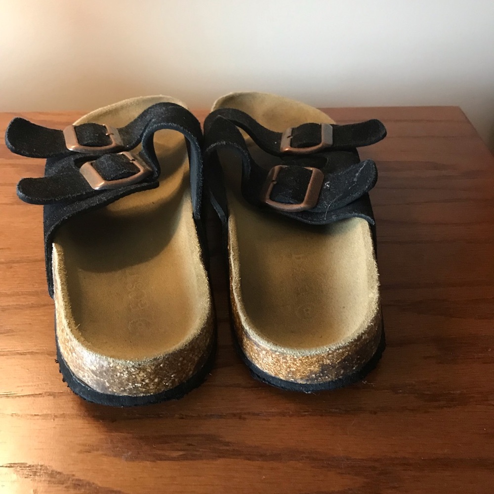 Comfortable sandal with buckles - Picture 2 of 4